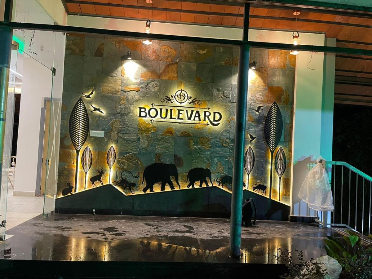 Boulevard Resorts Kakkadampoyil Extérieur photo
