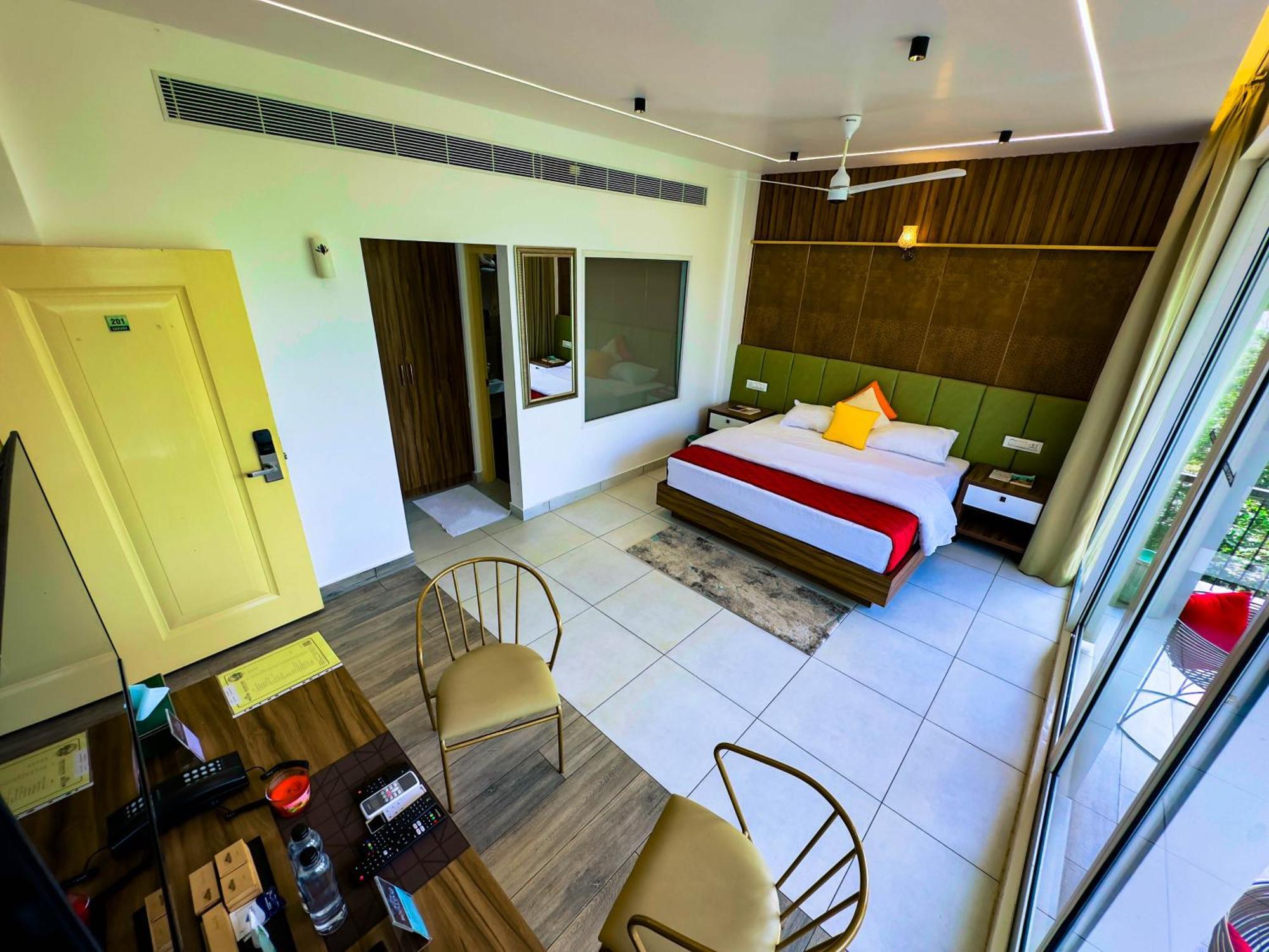 Boulevard Resorts Kakkadampoyil Extérieur photo